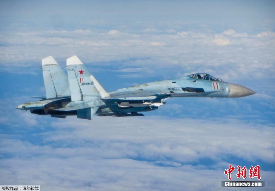 Британские истребители поднялись по тревоге из-за самолетов РФ