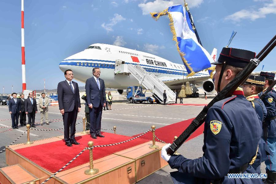 Ли Кэцян прибыл в Грецию с визитом