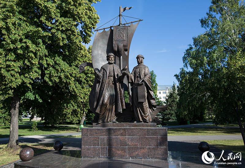 Памятник Петру и Февронии