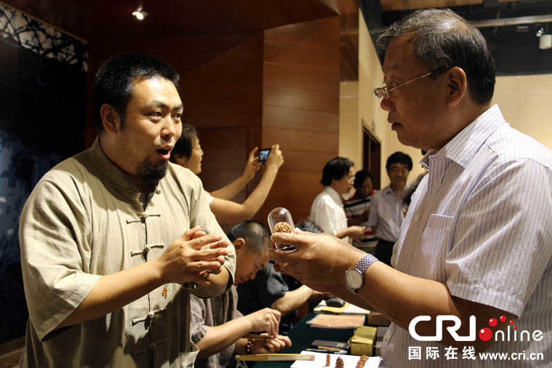 В Пекине открылась выставка изделий народно-прикладного искусства