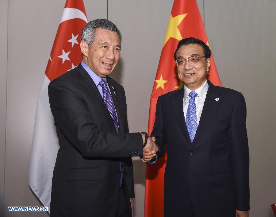 Ли Кэцян встретился с премьером Сингапура