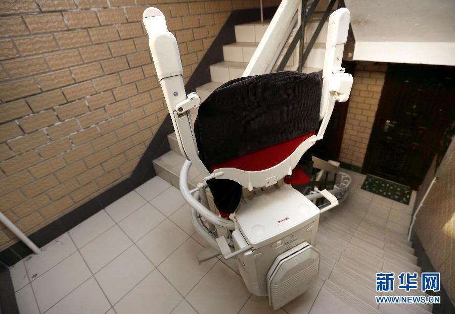 В Шанхае появился первый ?сидячий эскалатор?