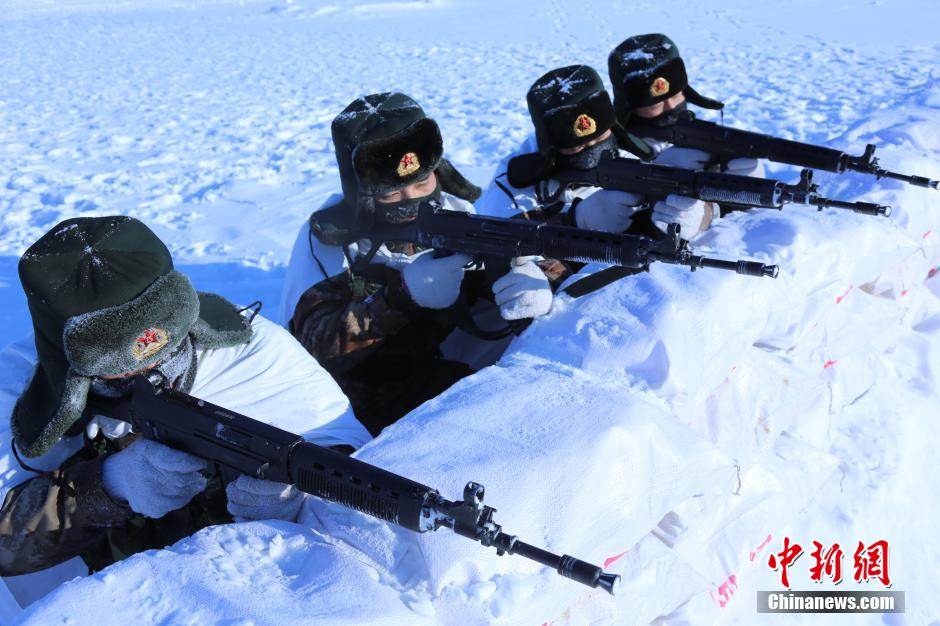 Тренировка китайских пограничников в естественных условиях