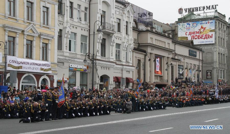Парад Победы на суше, на море и в воздухе прошел во Владивостоке РФ