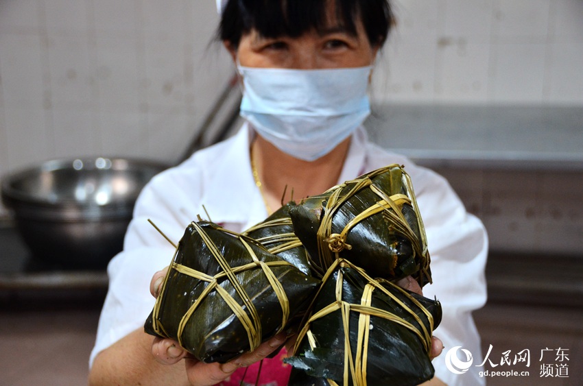 Почувствовать Праздник Дуаньу со вкусом ?цзунцзы?