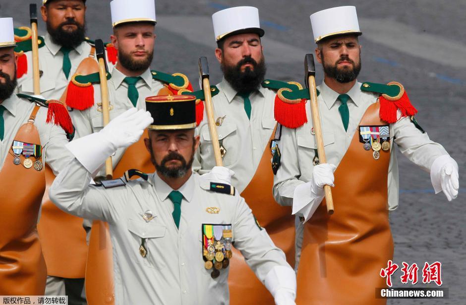 В Париже прошел парад в честь Дня взятия Бастилии