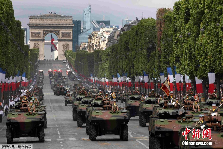 В Париже прошел парад в честь Дня взятия Бастилии