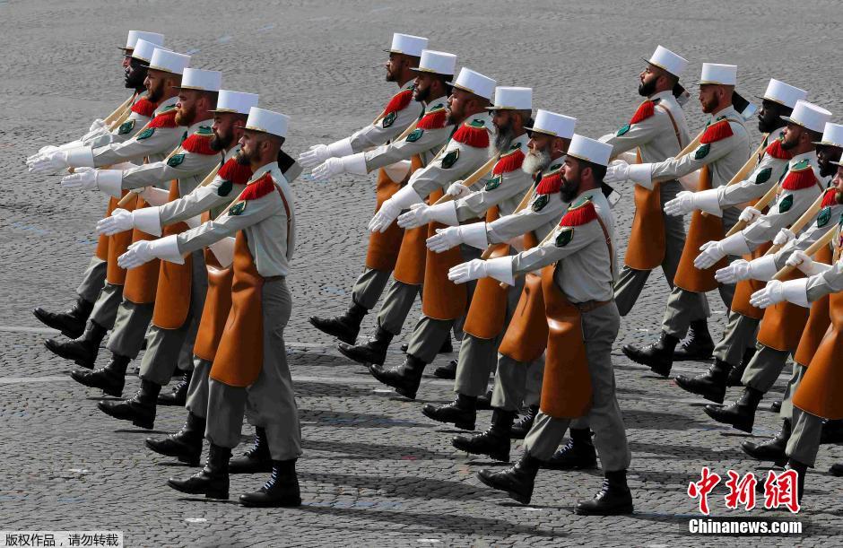 В Париже прошел парад в честь Дня взятия Бастилии