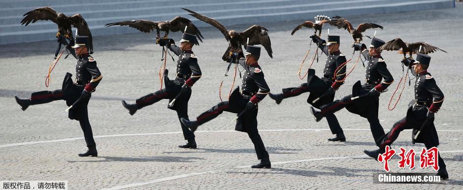 В Париже прошел парад в честь Дня взятия Бастилии