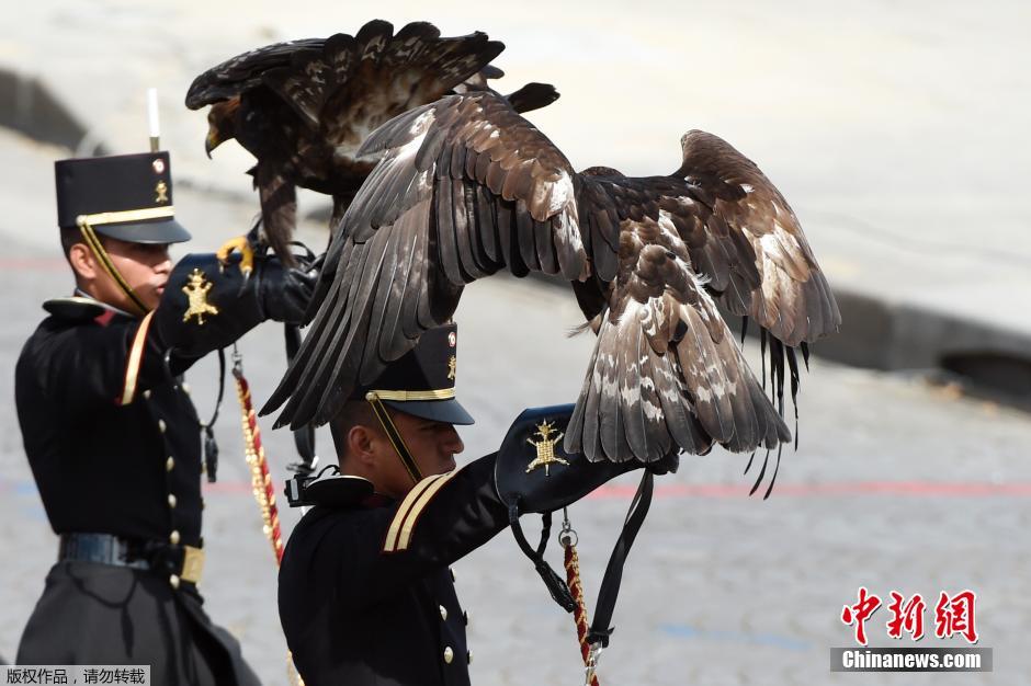В Париже прошел парад в честь Дня взятия Бастилии