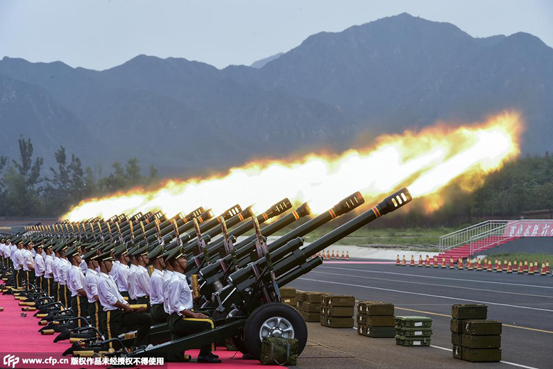 Пекин: Салютный дивизион готовится к Параду Победы