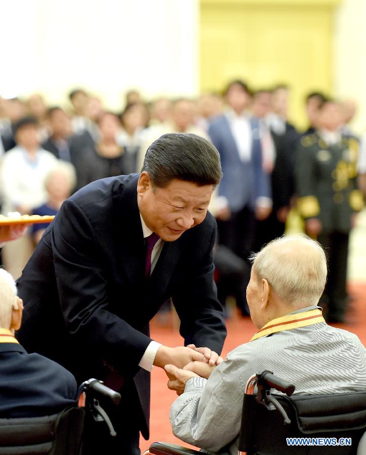 Председатель КНР вручил ветеранам юбилейные медали
