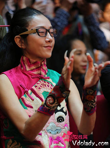 Ян Липин вышла в свет в костюме ?ципао?