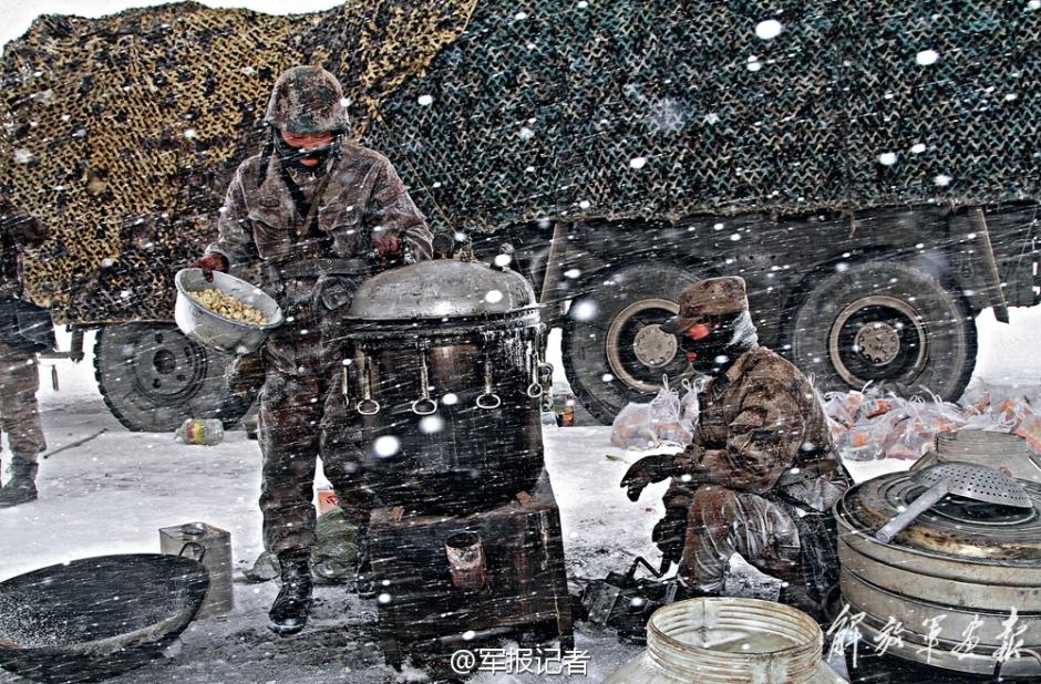 Войска НОАК провели учения на высокогорье
