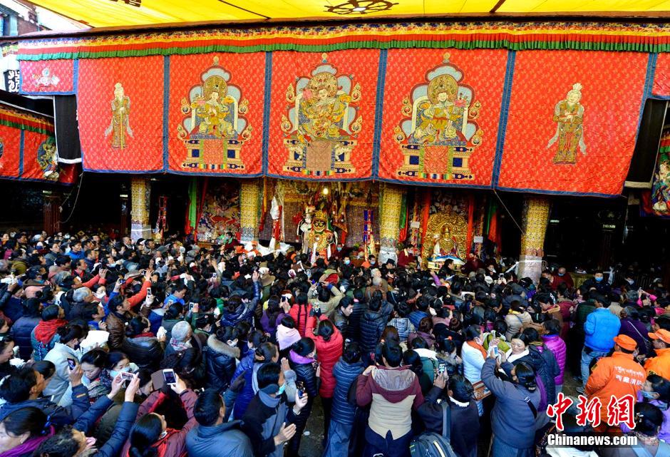 В Тибете верующие отметили праздник ?День небожительницы?