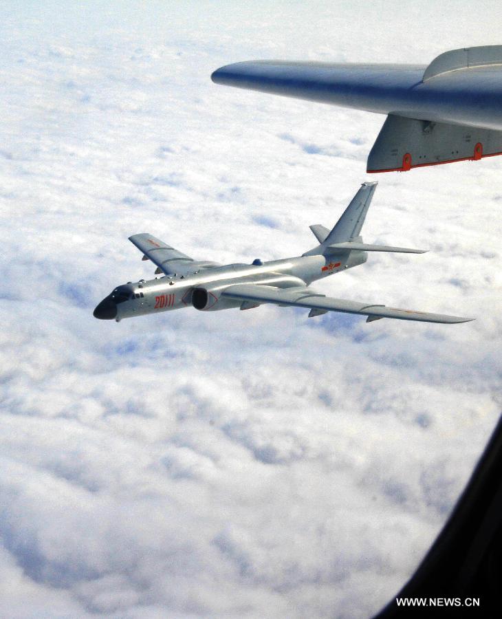 Самолеты ВВС Китая вылетели на тренировку в западную часть Тихого океана