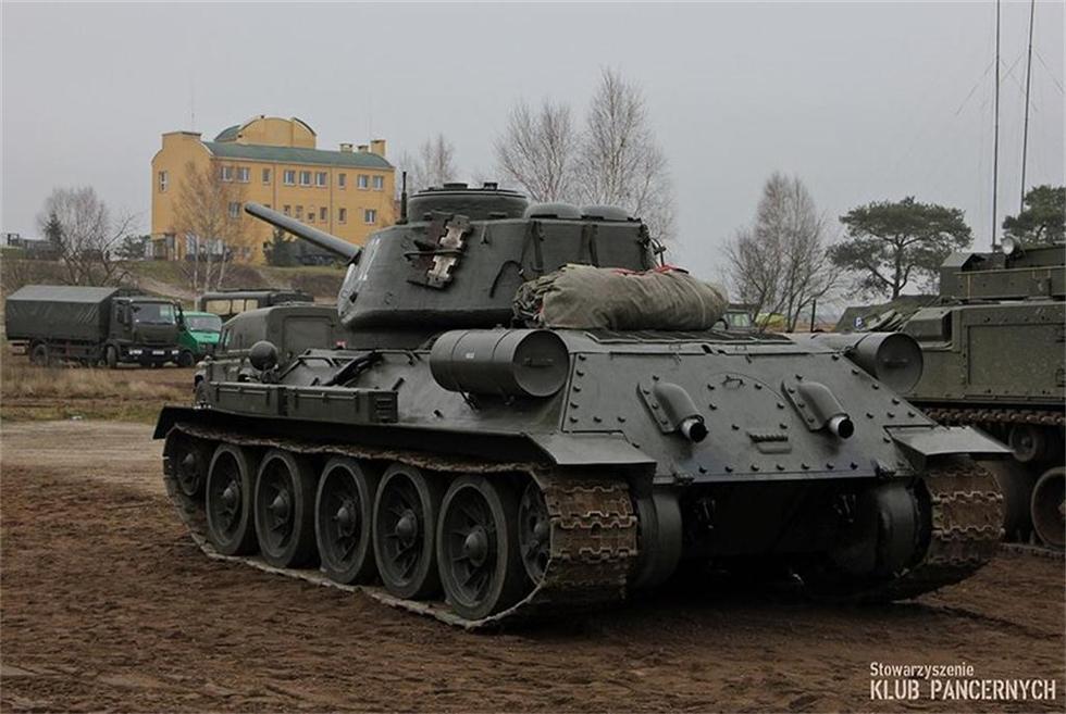 Танк Т-34 польской армии принял участие в учениях НАТО