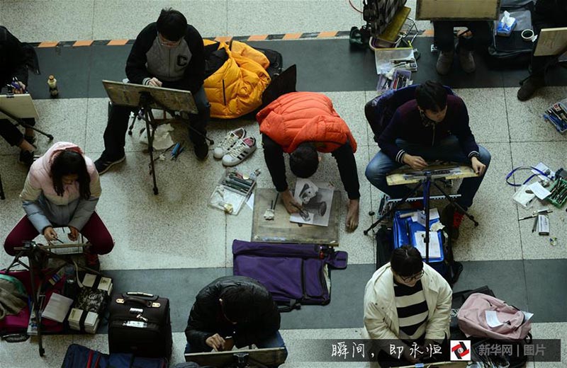 Юноша без рук мечтает о вступительных экзаменах в художественный вуз