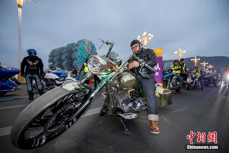 Незабываемый мото-карнавал прошел в городе Санья