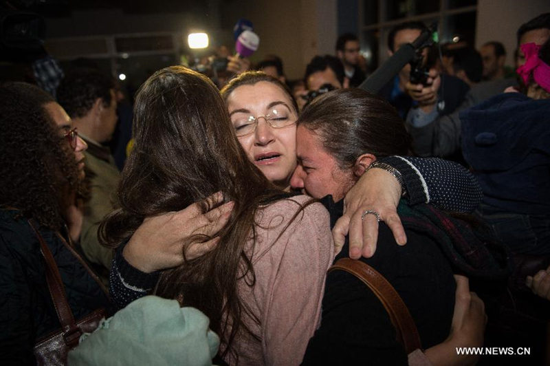 Захватчик самолета EgyptAir арестован, все пассажиры освобождены -- министр гражданской авиации Египта