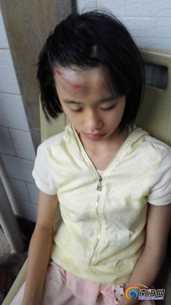 Смерчи обрушились на село провинции Хайнань, один человек погиб