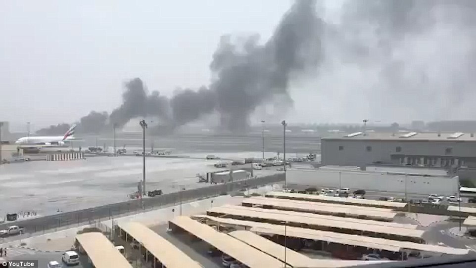 Самолет авиакомпании "Эмирейтс" совершил аварийную посадку в аэропорту Дубая, пострадавших нет