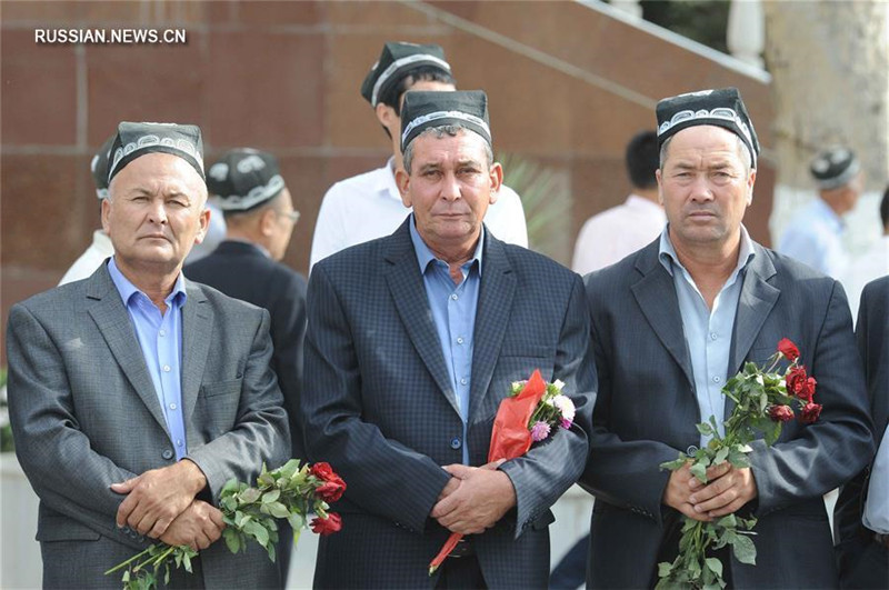 Похороны И. Каримова прошли в Самарканде
