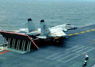 На авианосце "Ляонин" появилось 10 бортовых самолетов