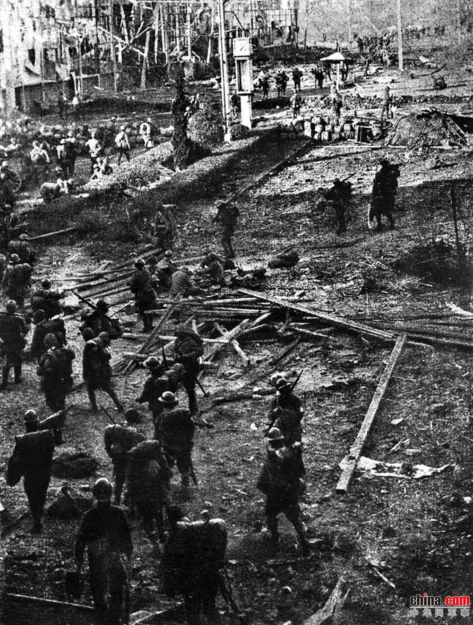 Студенты почтили память жертв Нанкинской резни