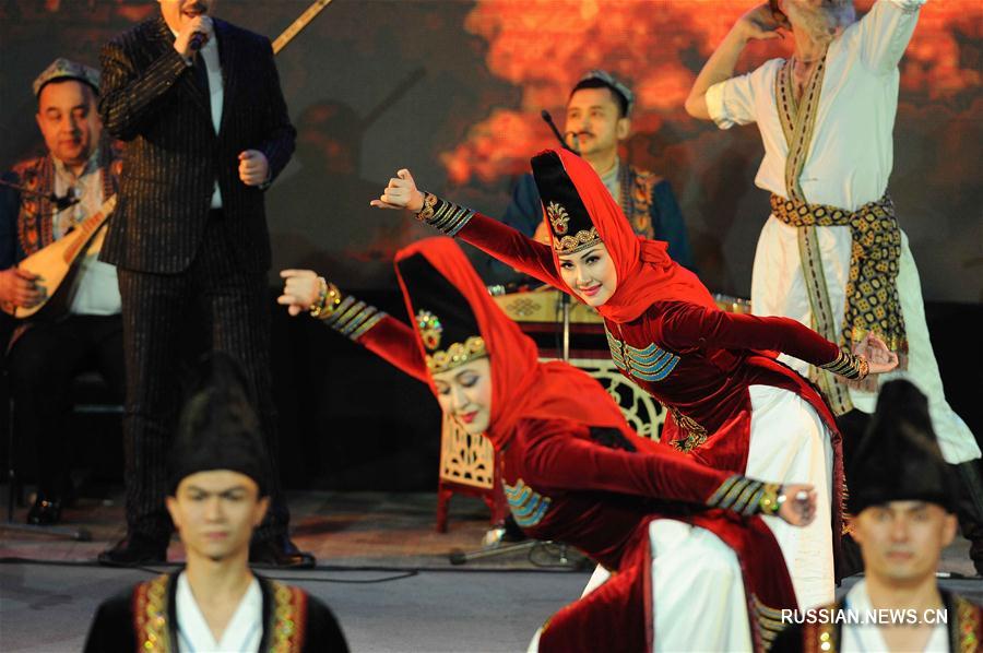 Торжественный концерт в честь 25-летия установления дипломатических отношений между КНР и Узбекистаном