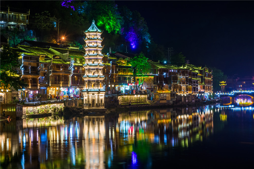 "Ночной Фенхуан". г.Фенхуан.