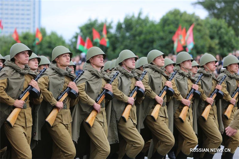 Военный парад в честь Дня независимости в Минске