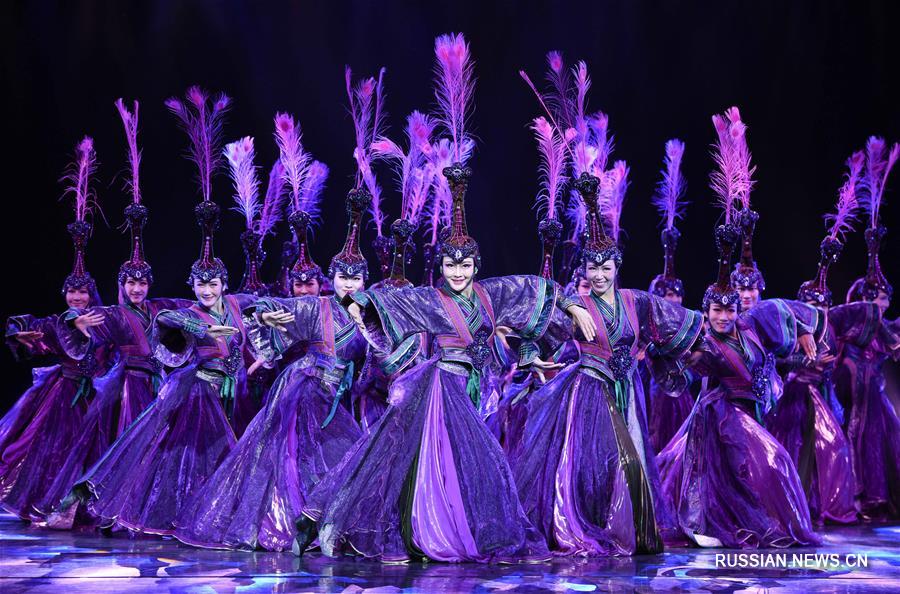 В Хух-Хото открылось Международное шоу монгольских народных танцев