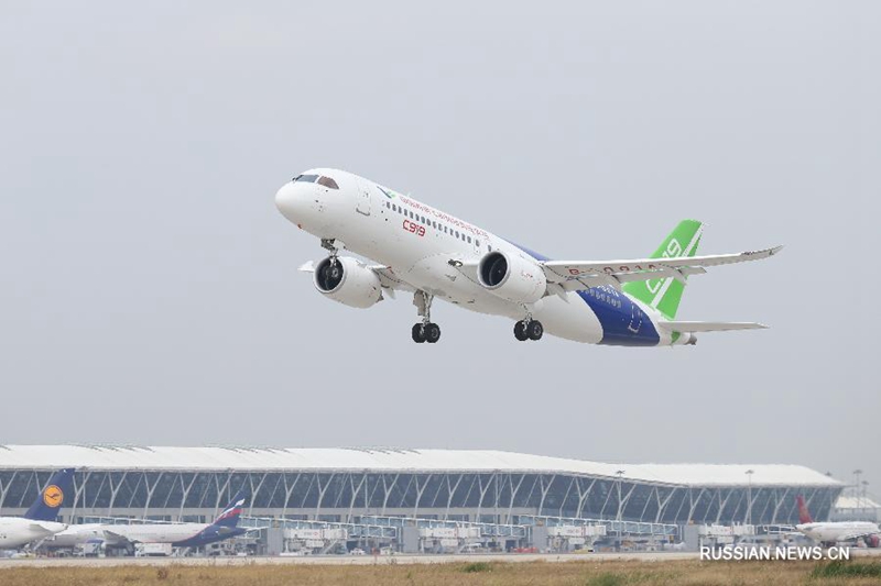 Самолет С919 китайского производства совершил свой первый междугородный полет