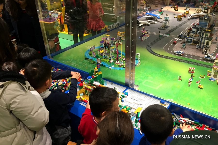 Игрушек крупнейшего бренда в мире Hamleys теперь доступны для китайским детям в Пекине