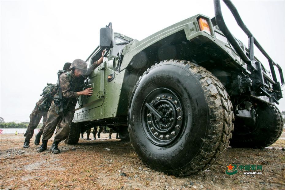 Фотографии с учений разведчиков НОАК в Гуандун и Гуанси
