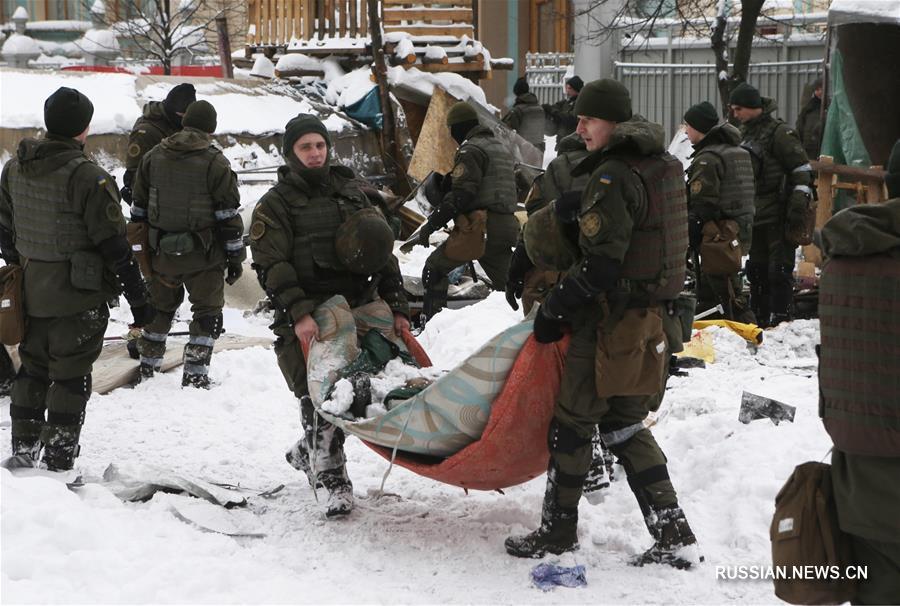 У здания Верховной Рады Украины демонтировали палаточный городок