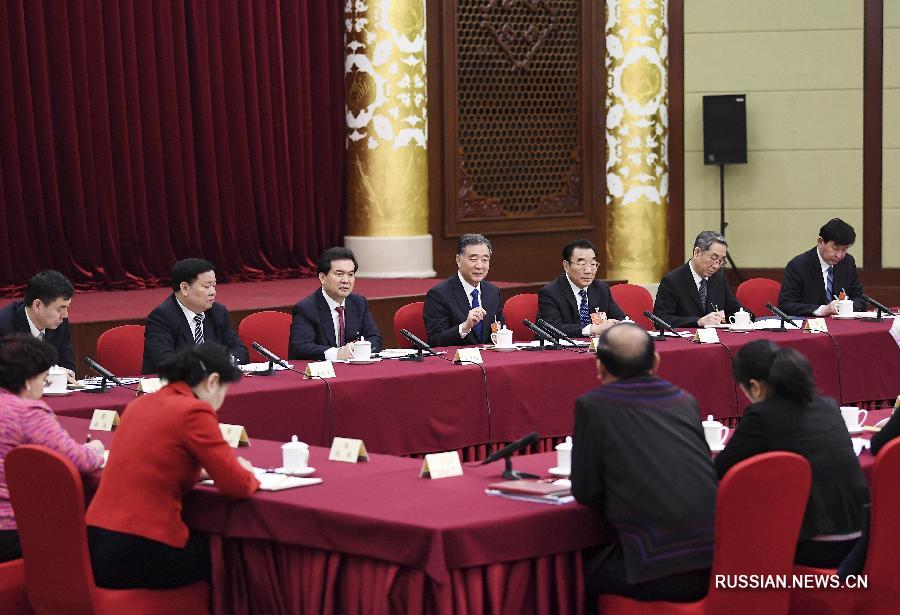 Ван Ян и Ван Хунин участвовали в панельных дискуссиях в рамках двух сессий