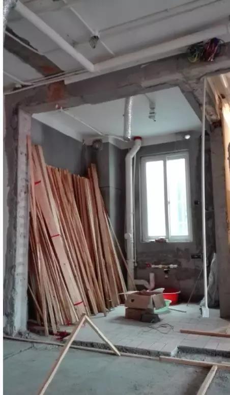 Китаец за 2 года построил дочери сказочный деревянный домик