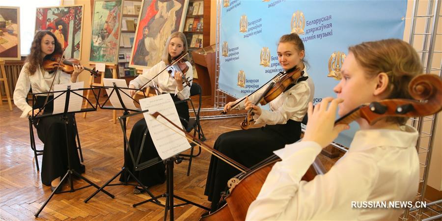 В преддверии Международного дня защиты детей в Минске провели церемонию награждения талантливых молодых людей