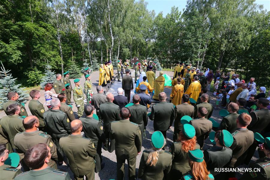Спустя 77 лет останки погибшего в годы ВОВ в Украине пограничника-белоруса захоронили на родине