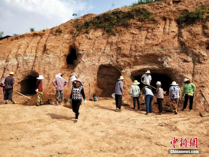 На скоростном шоссе Цзючжайгоу-Мяньян обнаружены наскальные гробницы