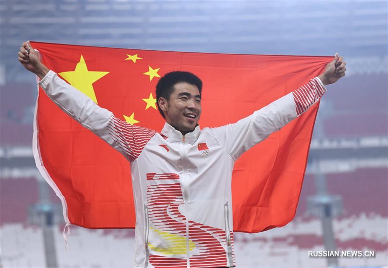 18-е Азиатские игры -- Бег на 110 м с барьерами среди мужчин: китайский спортсмен Се Вэньцзюнь взял "золото"