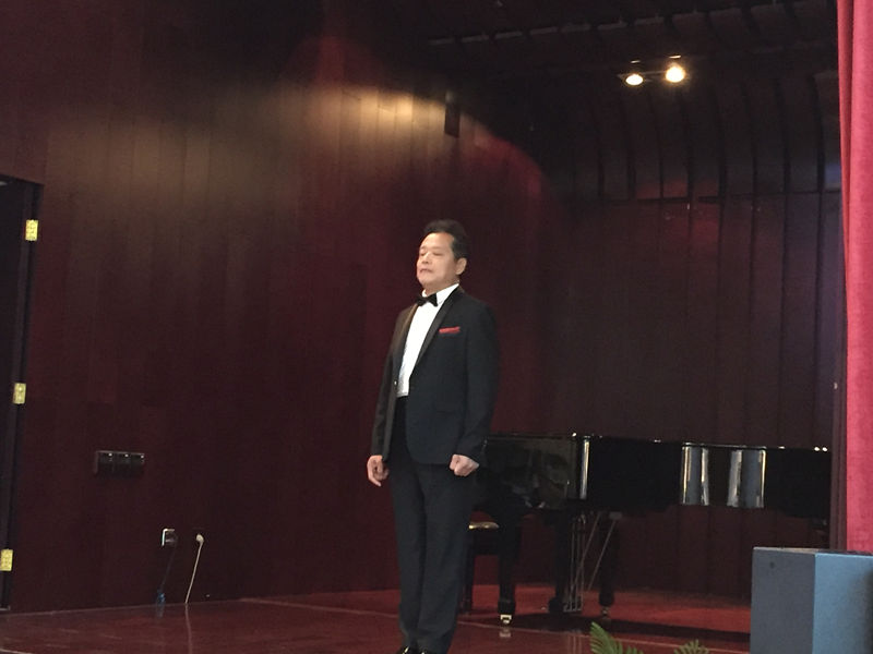 Китайский артист