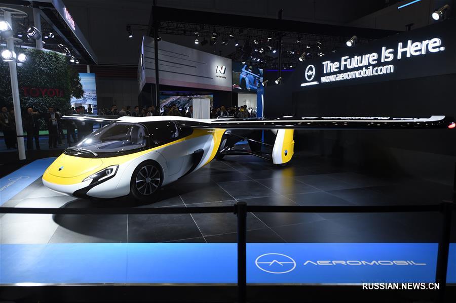 Автомобили на первом Китайском международном импортном ЭКСПО в Шанхае