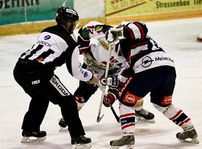 Китайская сборная выиграла в китайско-российском дружеском хоккейном матче 