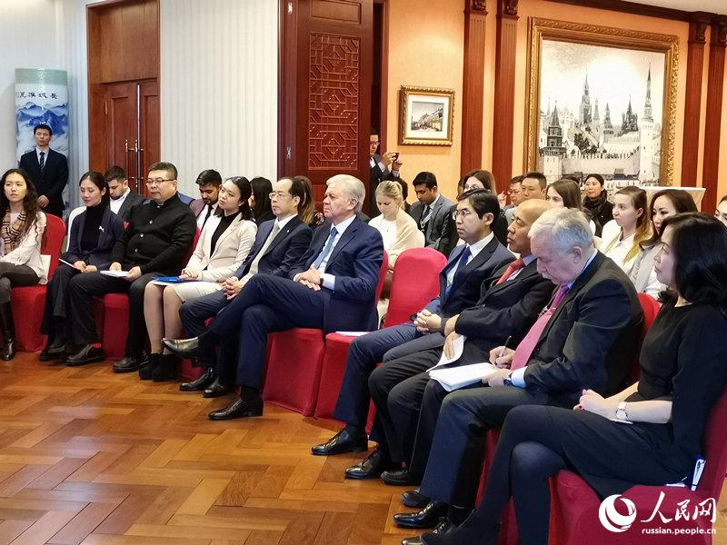 В Пекине прошла презентация новой книги Р. Алимова ?ШОС: глобальный профиль в международных отношениях?