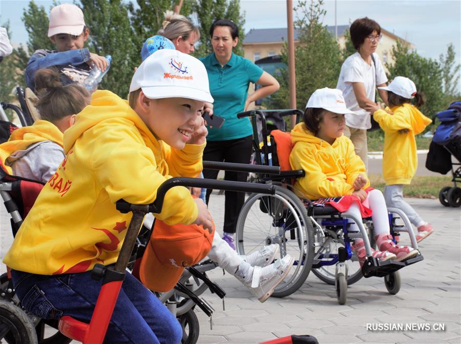 В Нур-Султане прошла благотворительная акция "Дорога в школу"