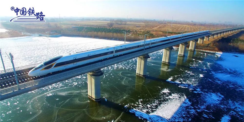 Как выглядят вагоны высокоскоростного поезда Пекин - Чжанцзякоу？