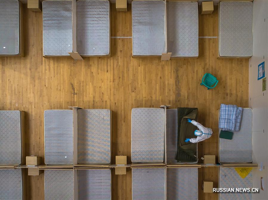 Импровизированный стационар в Уханьском спортивном центре официально прекратил работу